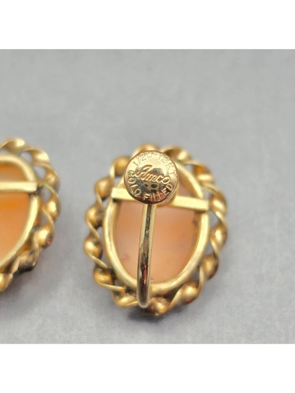 Vintage Cameo Earrings 12K Gold Filled Shell AMCO Mid Century Screw Back - Picture 7 of 9